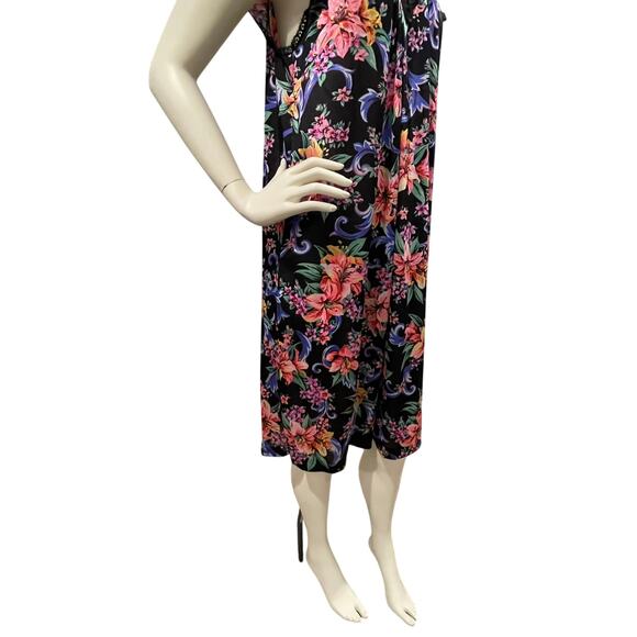 VTG Vanity Fair Floral Nylon Nightgown M Black Pink Lace Trim Made in USA‎ - Picture 13 of 15